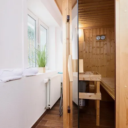 Kaeptn's Huus بيت للعطل